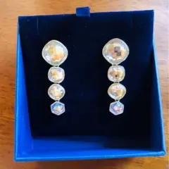 スワロフスキー　Swarovski 大粒 ピアス