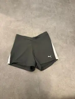 Puma グレー ショートパンツ サイドストライプ　ランニングパンツ