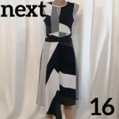 next 抽象柄ワンピースのサムネイル