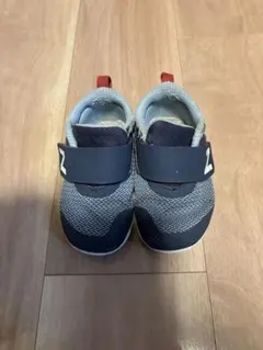New Balance ベビーシューズ ネイビー　13.5センチ