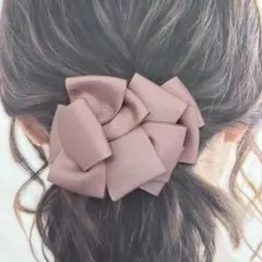 くすみピンクのシンプルなリボン　バレッタ　やっとこピン
