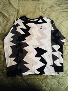 NIKE ジョーダン　ロンT