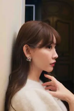 Her lip to Crystal Heart Shaped Earringsのサムネイル