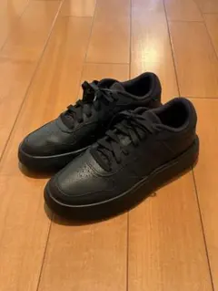 adidas スニーカー ブラック