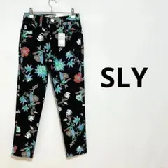 【2835】SLY jeans ボタニカル柄 カジュアルパンツ 長ズボンのサムネイル