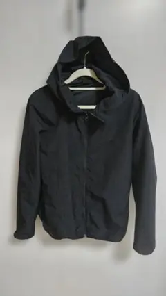 黒 フード付き ナイロンジャケット