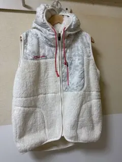championのホワイトベスト♪少し肌寒い季節にぴったり!一回の着用のみです!
