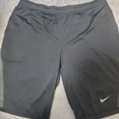 Nike Dri-FITブラック ダークグレーショートパンツ M