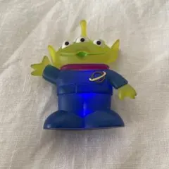 ディズニー　キーホルダー　バッジ　リトル・グリーン・メン