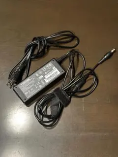 東芝 (TOSHIBA) PA3715U-1ACA 東芝の純正ACアダプターのサムネイル