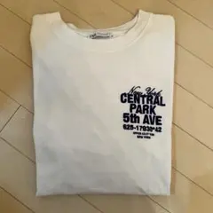 白ティーシャツ