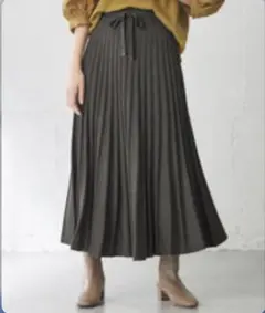 anyFAM【ウエストゴム】ニットプリーツロングスカート　チャコール　L