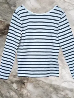 Le Minor 白と黒のストライプ バックVネック長袖トップス