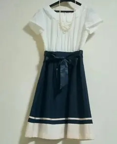 即日　匿名配送【ビーンズプレス】ネイビーラメ入り　ホワイト　半袖ワンピース