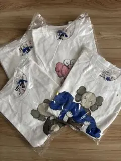 初期希少⭐︎新品未使用 KAWS カウズ×ユニクロ　Tシャツ (M)4枚