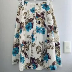 美品　OLIVE des OLIVE オリーブデオリーブ　ひざ丈スカート　花柄