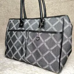 ​【激レア】サマンサタバサ トートバッグ デニム調 総柄 ハートチャーム 黒
