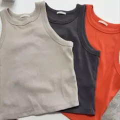 オレンジ タンクトップ