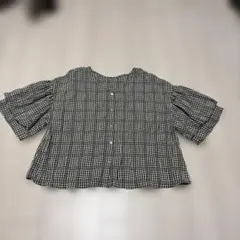 ギリギリ価格。EASEBULE黒白ギンガムチェック柄の袖フリルのデザインブラウス