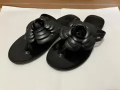 サルースsalusコサージュ付トングサンダル37(23.5cm)ブラックのサムネイル