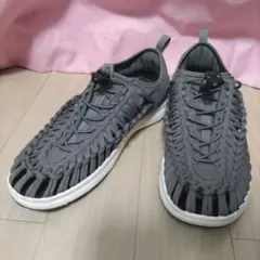 KEEN キーン UNEEK 03 グレーのサムネイル