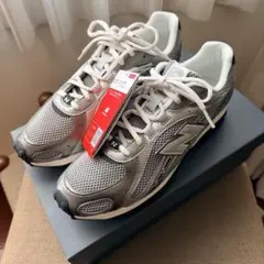 New Balance 204L シルバー