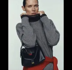 ZARA《試着のみ》ボール付きミニバケットハンドバッグ　BLACK