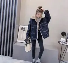 ボア襟付きダークブルーデニムジャケット