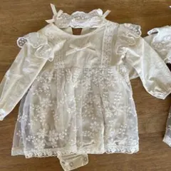 ホワイト フラワー刺繍 ベビードレス　2枚セット