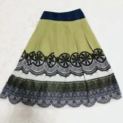 新品 大丸松坂屋オリジナルブランド RAMUZ 刺繍柄 膝丈スカート グリーン