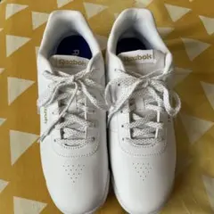 Reebok スニーカー ホワイト ゴールド　25センチのサムネイル