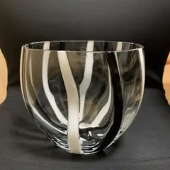 黒と白のストライプ ガラスボウル