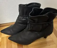 【ネオリズム】黒レザー アンクルブーツ JP 23.5cmのサムネイル