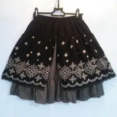 axes femme カラー刺繍ギャザー スカート