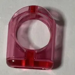 ライターの指輪。赤