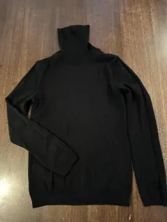 ユニクロ　ウール黒 長袖タートルネック M
