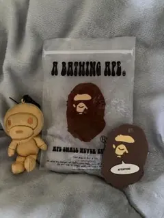 A BATHING APEベビーマイロ ぬいぐるみ キーホルダー＆ジップ袋セット