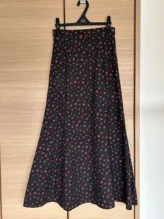 N*a様 FREAK'S STORE 赤い花柄/黒地コットンロングスカート