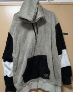 ５L　メンズパーカー　新品（2510）