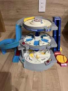 トミカぐるぐるシュート！DXトミカパーキング