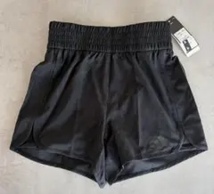 adidas ブラックショートパンツ