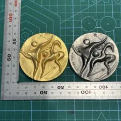 1972年札幌オリンピック記念メダルセット 岡本太郎デザイン スーベニア　金銀のサムネイル