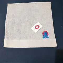 グレーの刺繍タオルハンカチ　ミャクミャク
