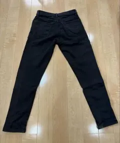 ユニクロのスリムフィット ブラックデニム