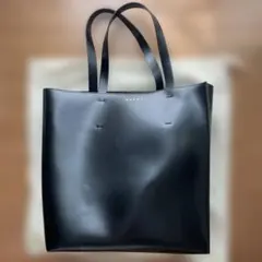 MARNI マルニ MUSEO ラージトートバッグ ブラックのサムネイル