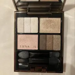 ルナソル スリーディメンショナルアイズ　02 Soft Beige