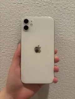 iPhone11 本体　ホワイト　充電器のアダプター付き　箱付き