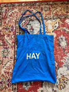 HAY ロゴ入り 青いトートバッグ