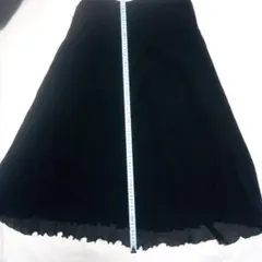 ブラック フレアスカート フリル裾 約80cm丈　17号