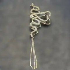 エレガントな波状クリスタルヘアピン